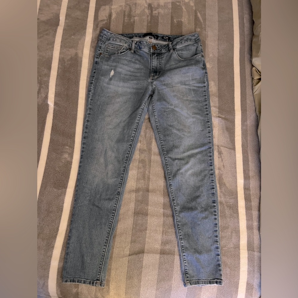 1822 size 12R skinny jeans medium wash - like new condition